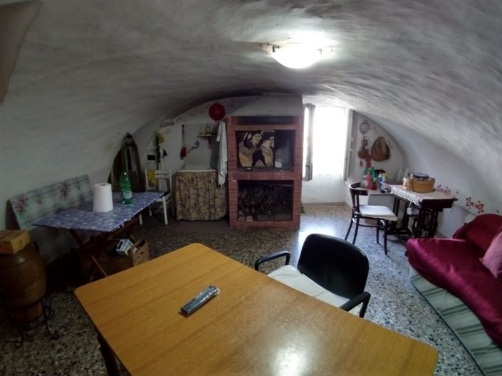 Image No.11-3 Bed House for sale