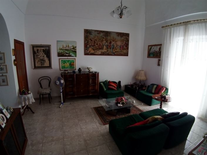 Image No.13-3 Bed House for sale