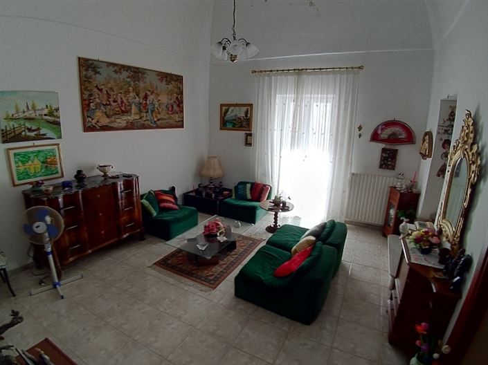 Image No.14-3 Bed House for sale