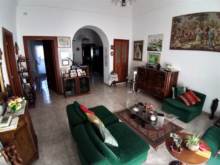 Image No.15-3 Bed House for sale