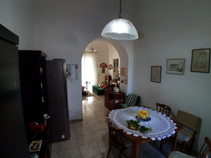 Image No.17-3 Bed House for sale