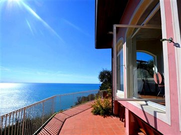 5 Bed House for sale