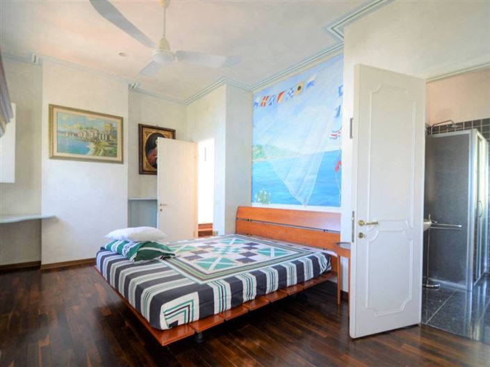 Image No.15-5 Bed House for sale