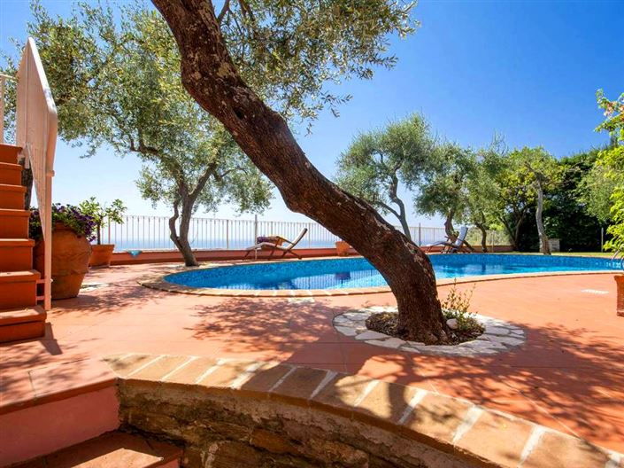 Image No.27-5 Bed House for sale