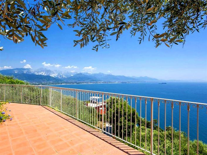 Image No.30-5 Bed House for sale