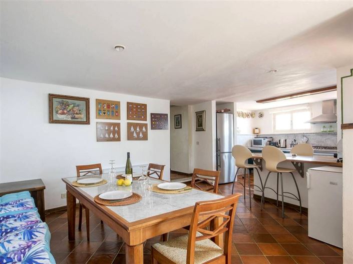 Image No.6-5 Bed House for sale