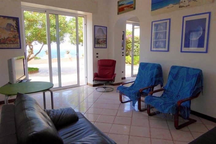 Image No.15-3 Bed House for sale