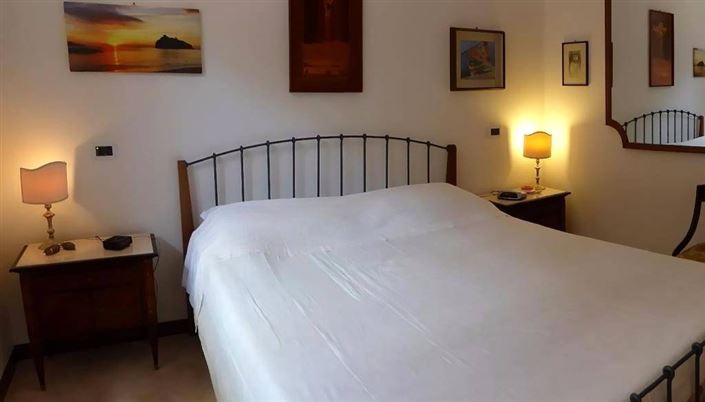 Image No.19-3 Bed House for sale