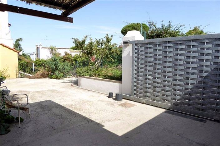 Image No.24-3 Bed House for sale