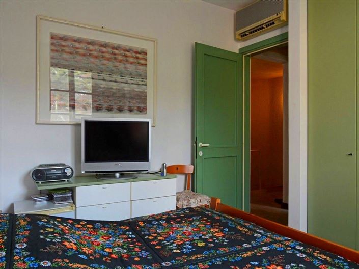 Image No.17-3 Bed House for sale