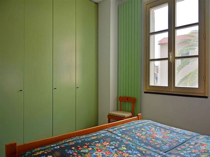 Image No.18-3 Bed House for sale