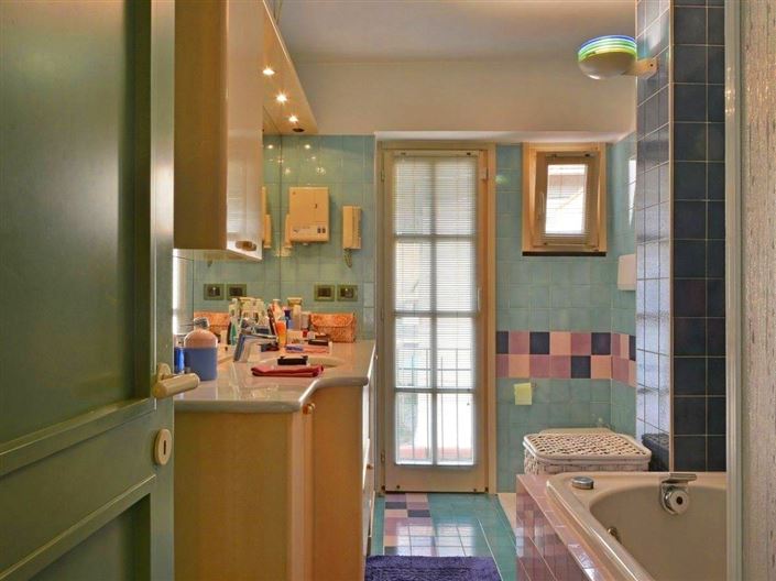 Image No.19-3 Bed House for sale