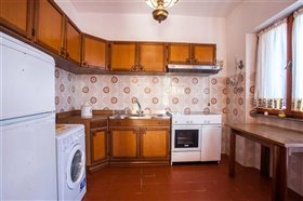 Image No.2-4 Bed House for sale