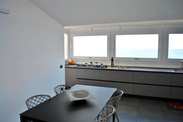 Image No.11-3 Bed Apartment for sale