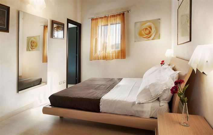 Image No.19-12 Bed Country House for sale