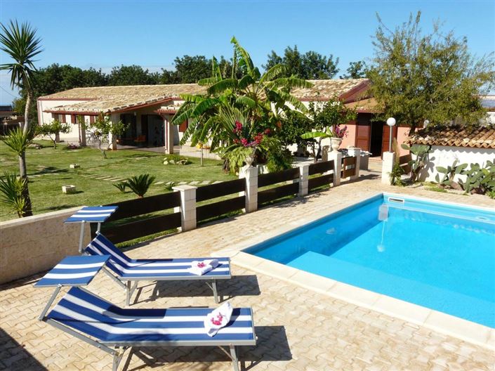 Image No.2-12 Bed Country House for sale