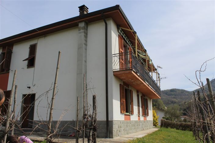 Image No.2-Maison de 3 chambres à vendre à Bagnone