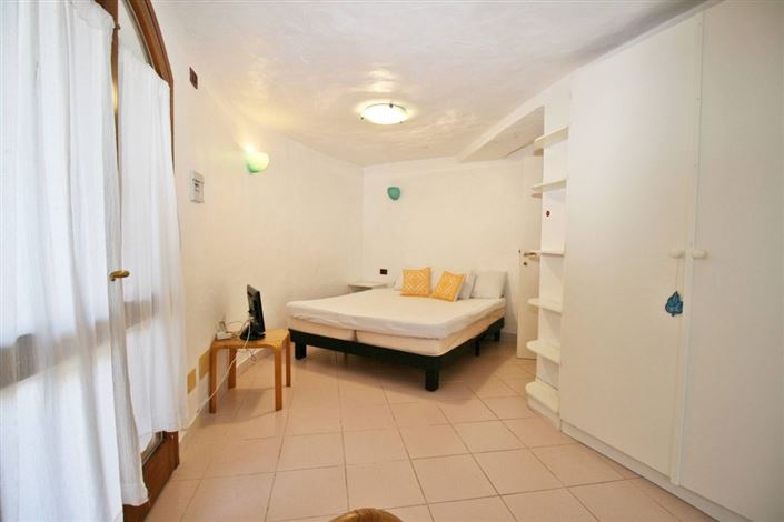 Image No.17-4 Bed House for sale