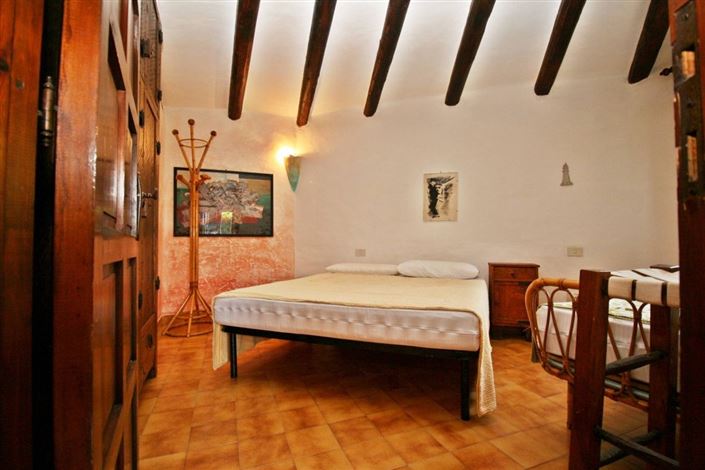 Image No.21-4 Bed House for sale