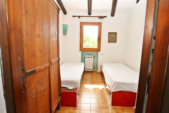 Image No.25-4 Bed House for sale