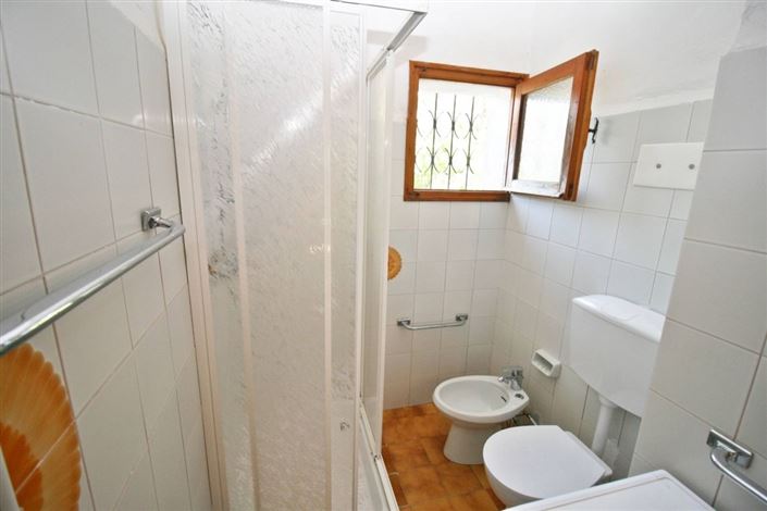 Image No.27-4 Bed House for sale