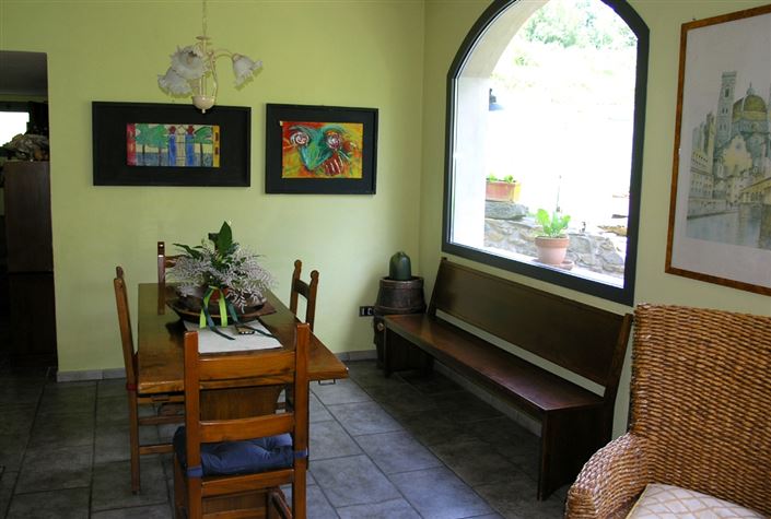 Image No.10-4 Bed House for sale