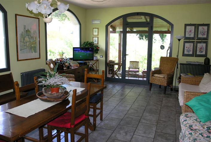 Image No.8-4 Bed House for sale