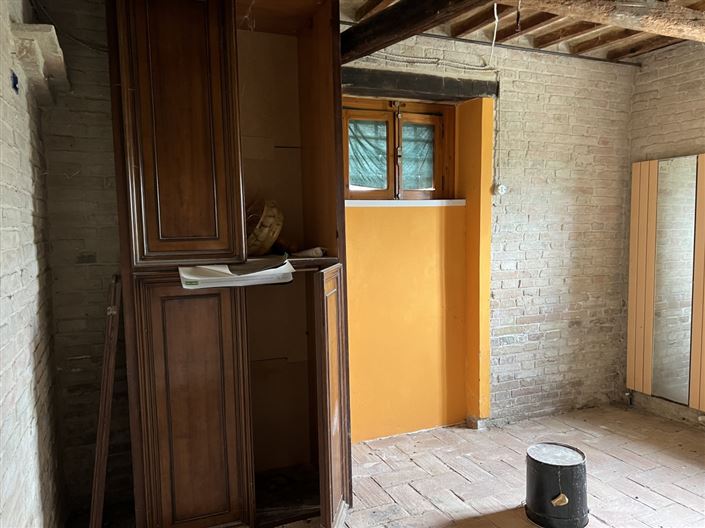 Image No.16-6 Bed House for sale