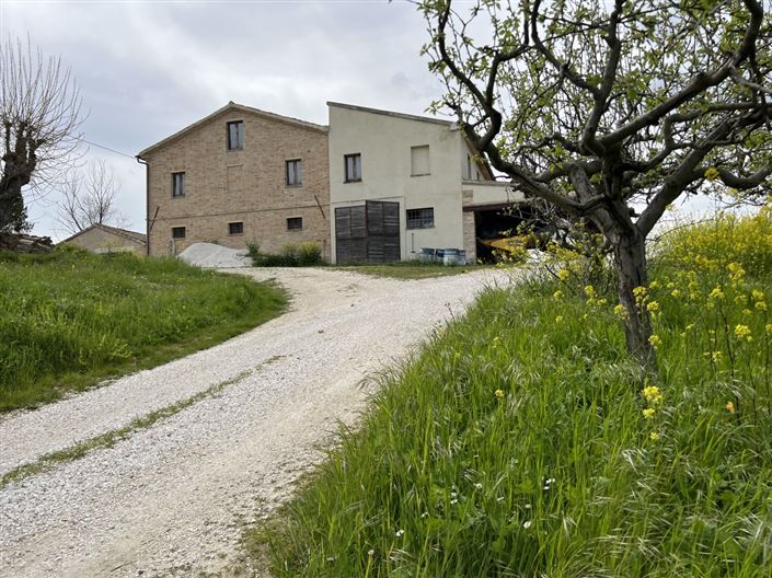 Image No.9-6 Bed House for sale