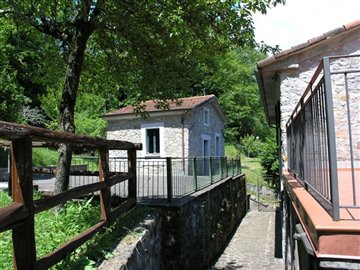 vendita-proprieta-indipendente-massa-carrara-