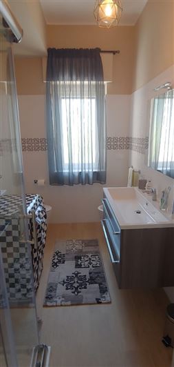 Image No.20-4 Bed House for sale