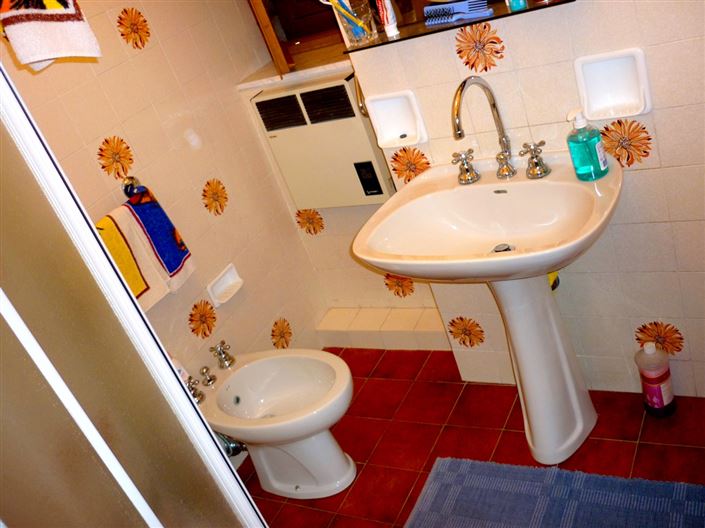 Image No.21-3 Bed House for sale