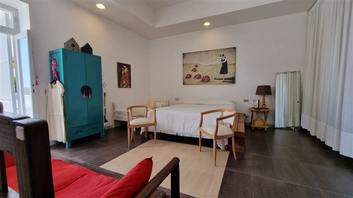 Image No.16-4 Bed House for sale