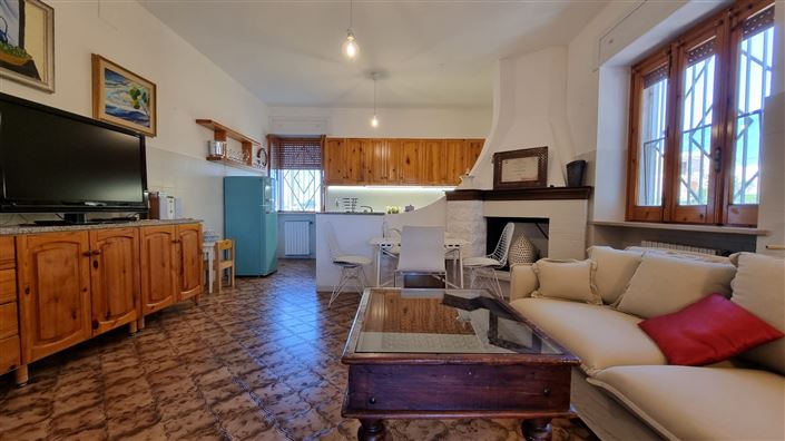 Image No.28-4 Bed House for sale