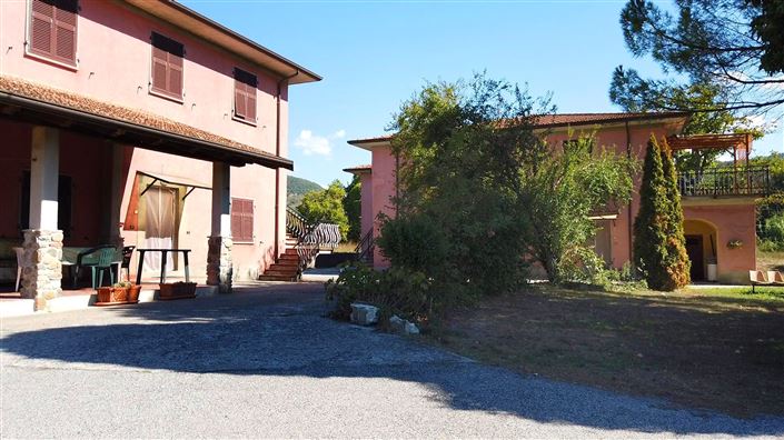 Image No.23-15 Bed Country House for sale