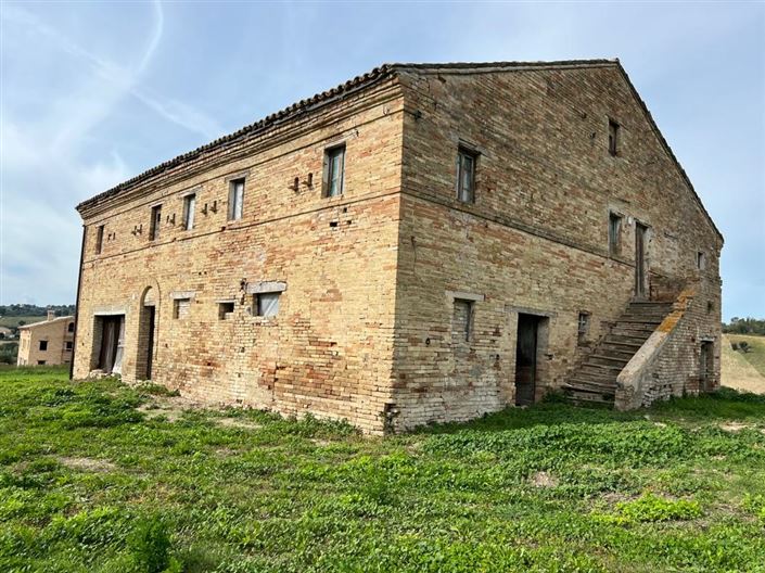 Image No.1-Maison de 5 chambres à vendre à Corridonia