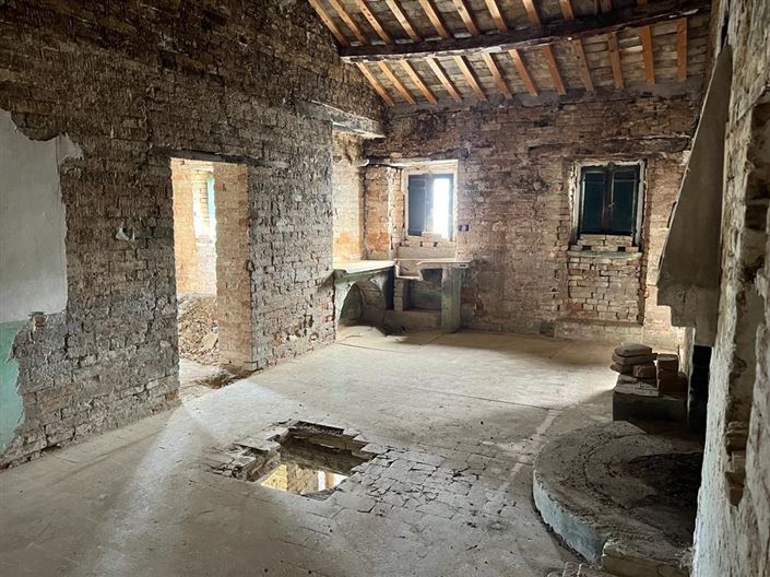 Image No.10-5 Bed House for sale