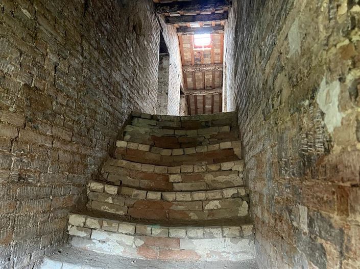 Image No.17-5 Bed House for sale