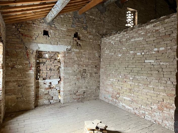 Image No.18-5 Bed House for sale