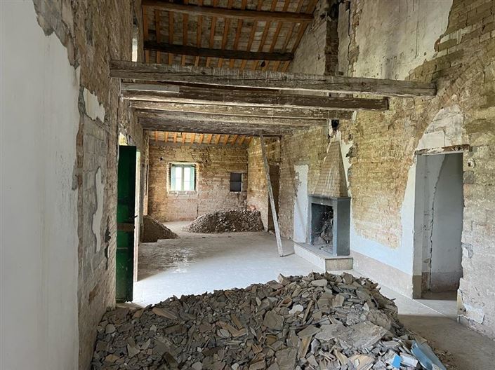 Image No.20-5 Bed House for sale