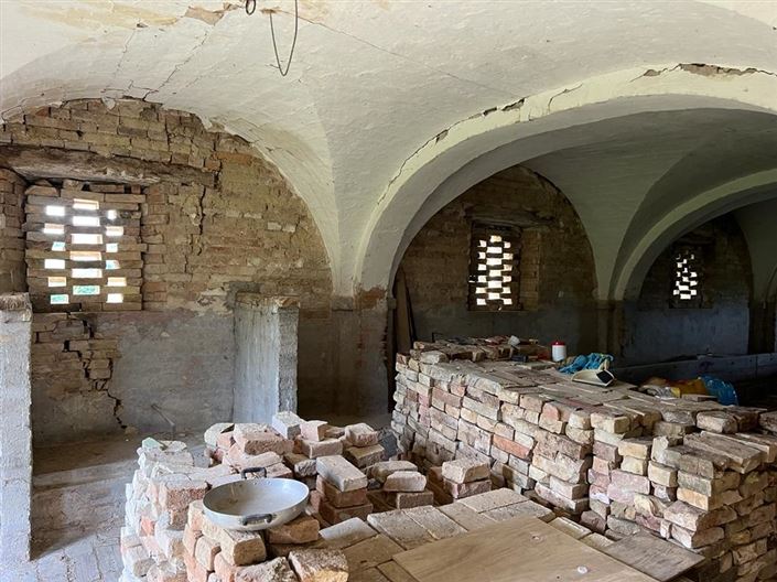 Image No.8-5 Bed House for sale