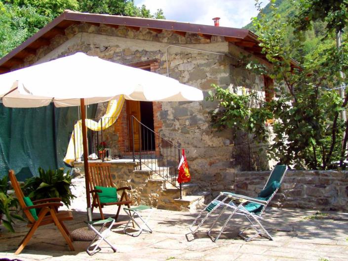 Image No.1-2 Bed House for sale