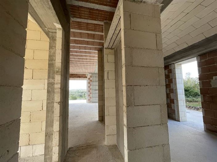 Image No.18-3 Bed House for sale