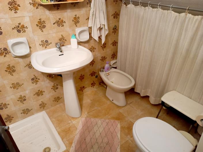 Image No.13-1 Bed House for sale