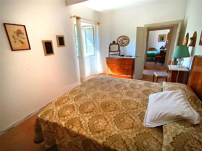 Image No.19-6 Bed House for sale