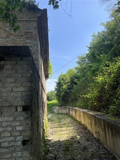 Image No.17-3 Bed House for sale