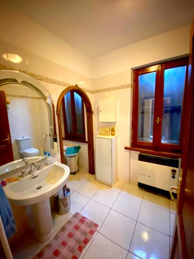 Image No.17-2 Bed Country House for sale