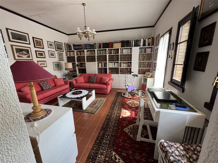 Image No.30-5 Bed House for sale