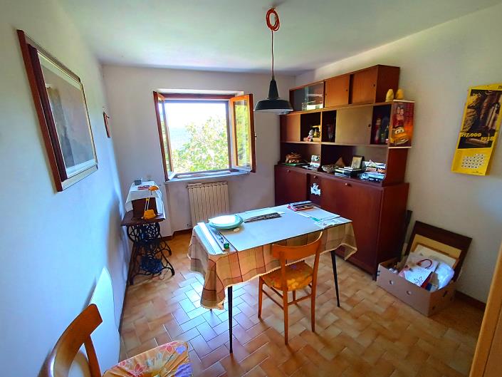 Image No.18-6 Bed House for sale