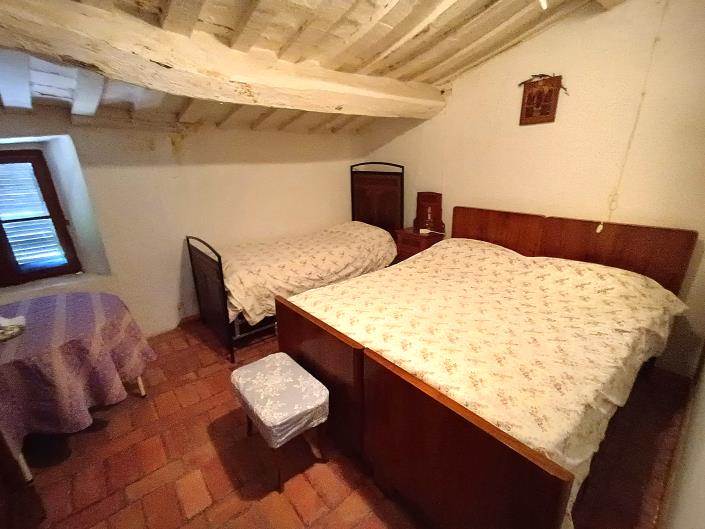 Image No.25-6 Bed House for sale